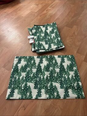 Forest Pine Print Table Placemats Set - Green on Cream